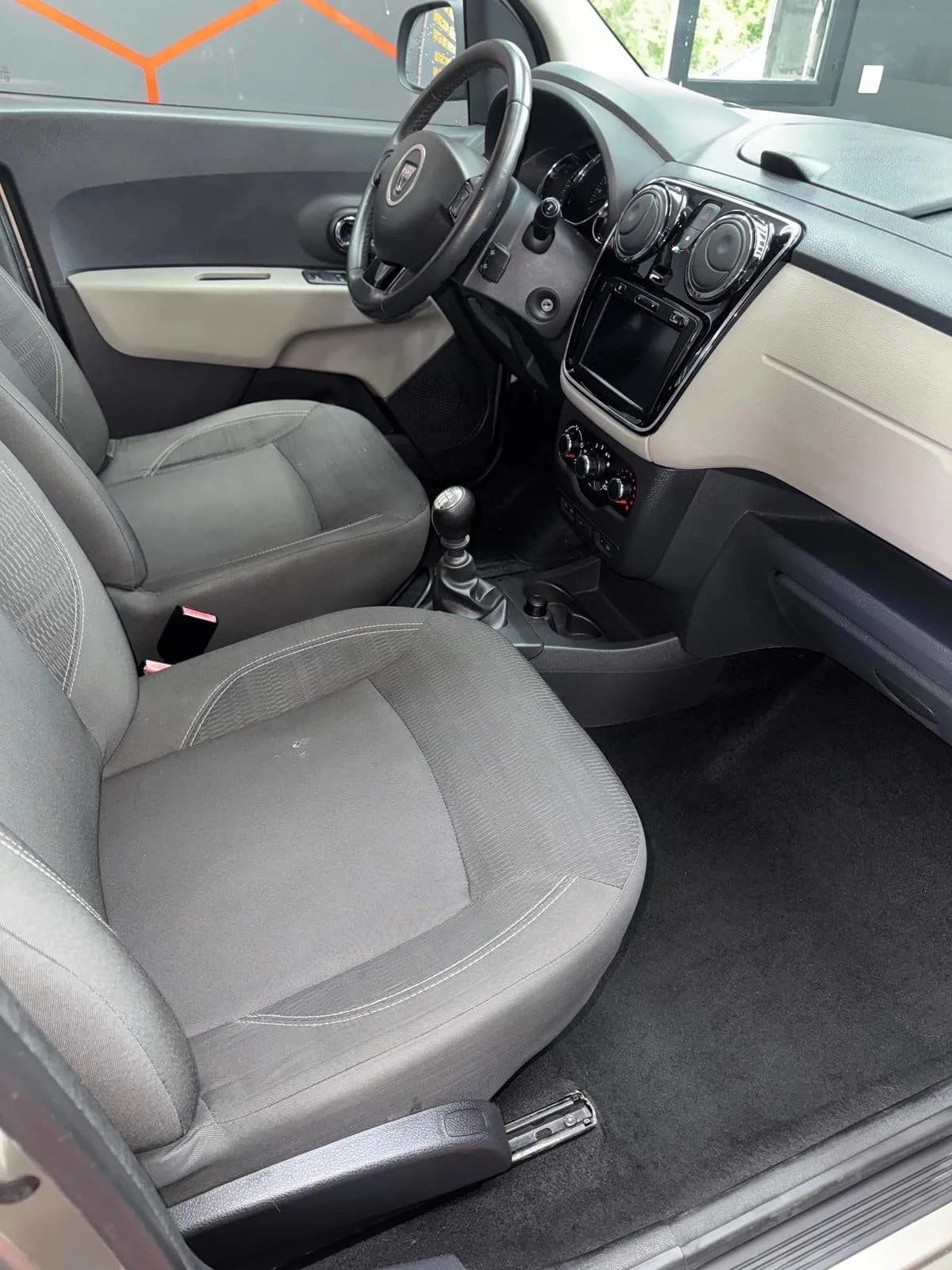 Dacia Lodgy