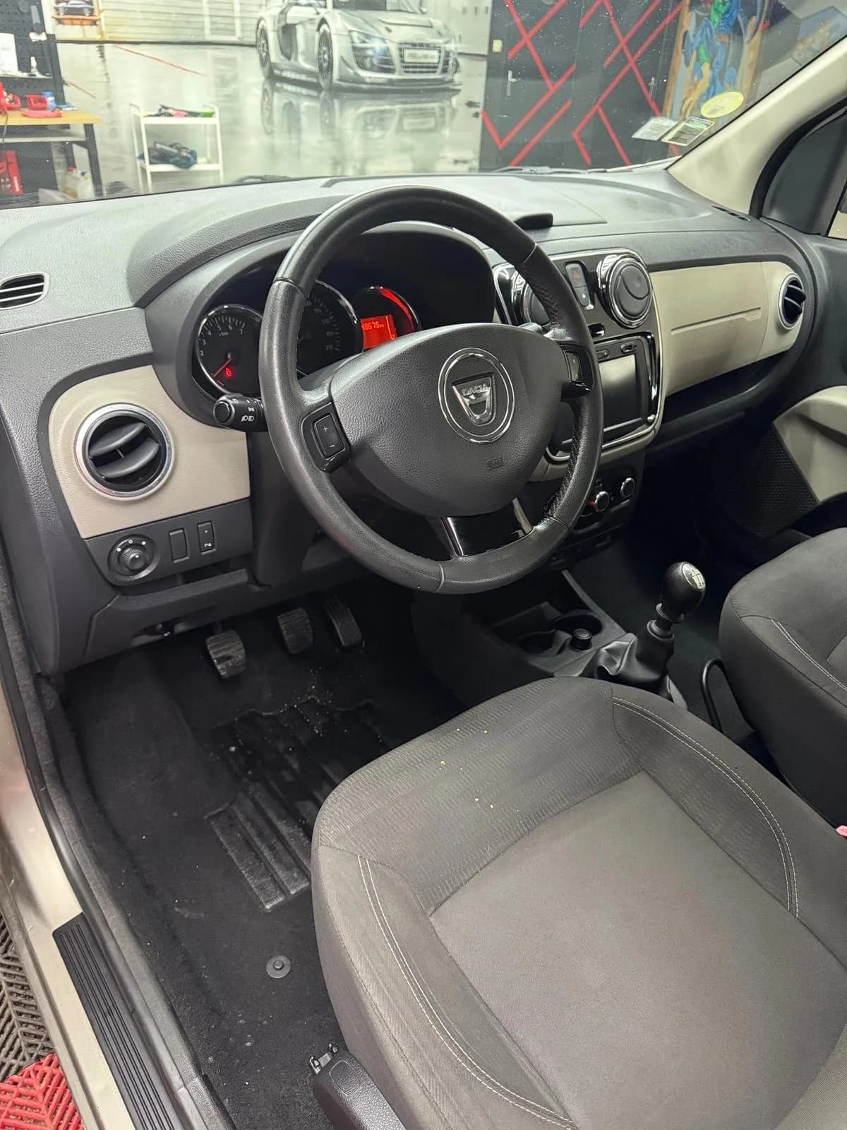 Dacia Lodgy