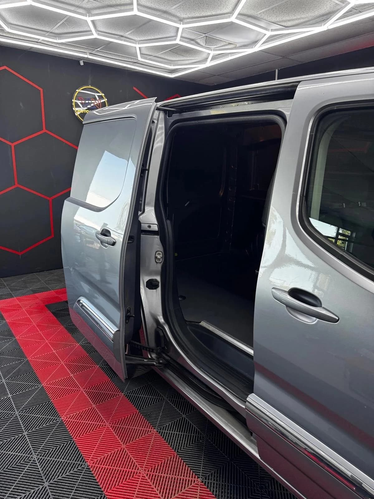 Toyota Pro Ace City Verso
