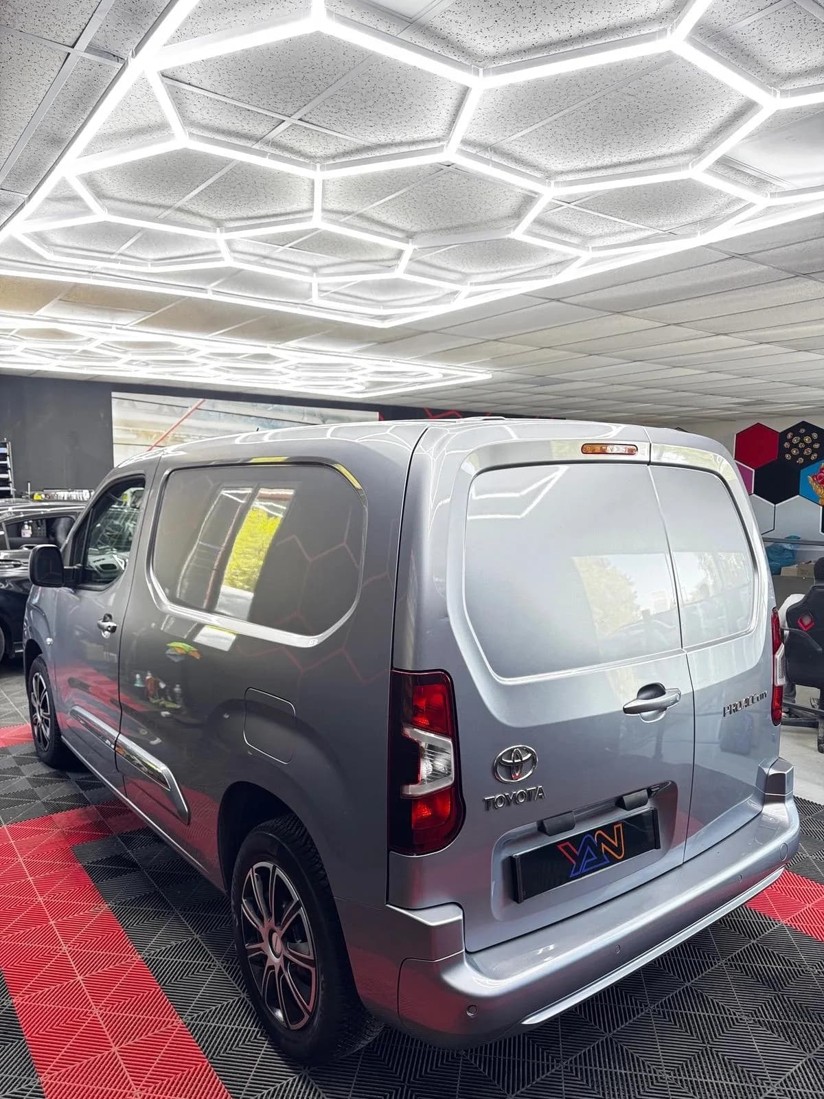 Toyota Pro Ace City Verso