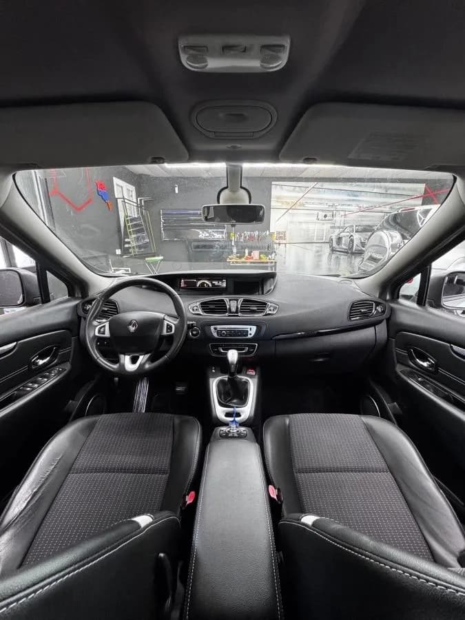 RENAULT Scenic