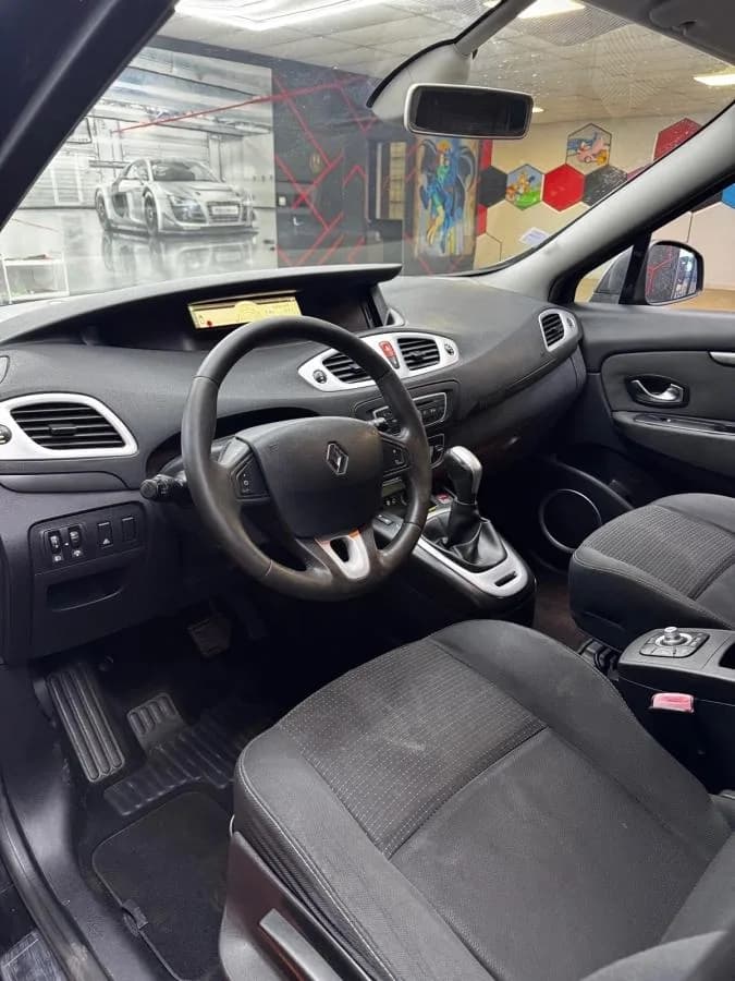 RENAULT Scenic
