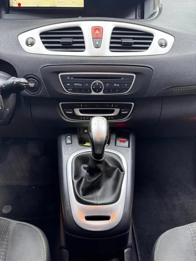 RENAULT Scenic