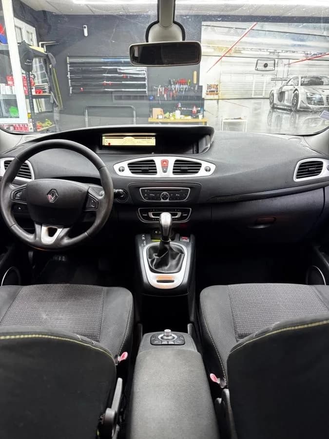 RENAULT Scenic