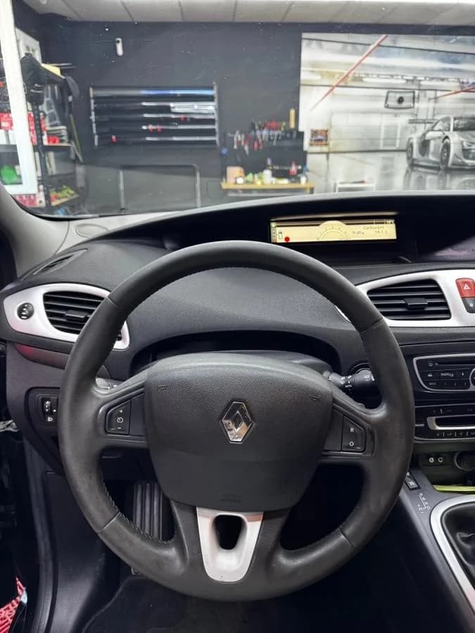 RENAULT Scenic