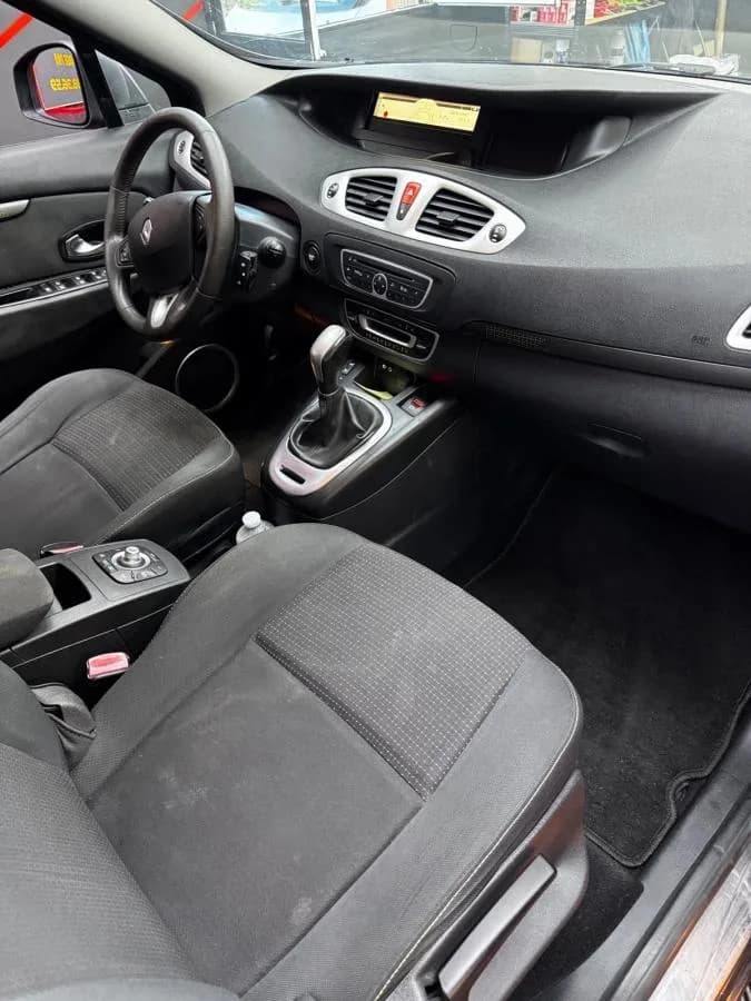 RENAULT Scenic