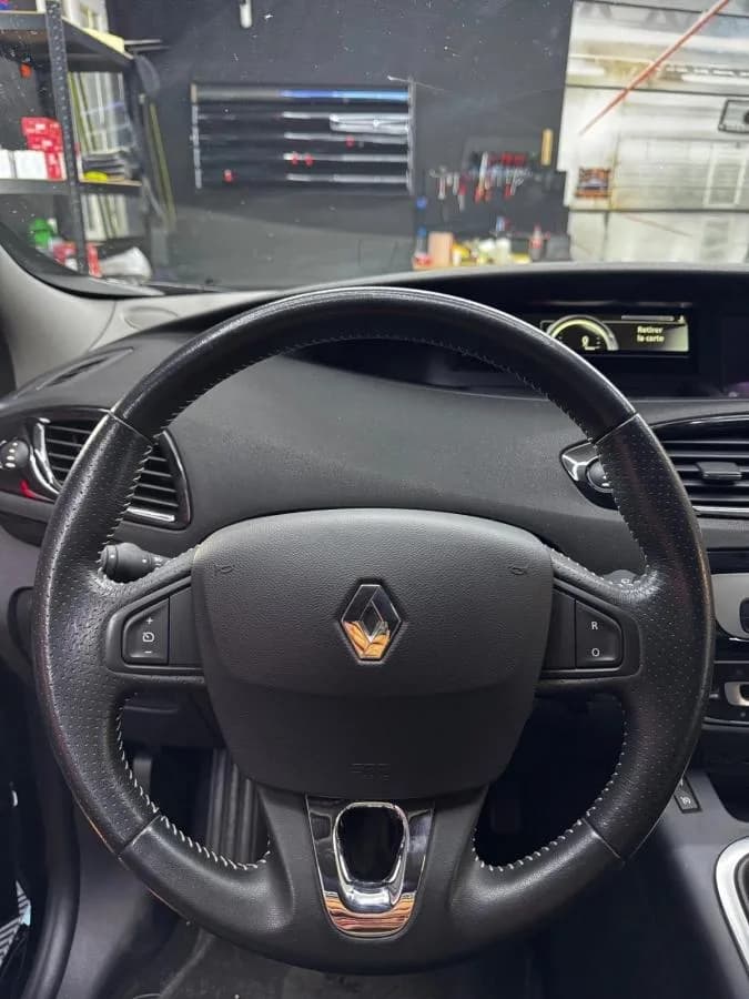 RENAULT Scenic